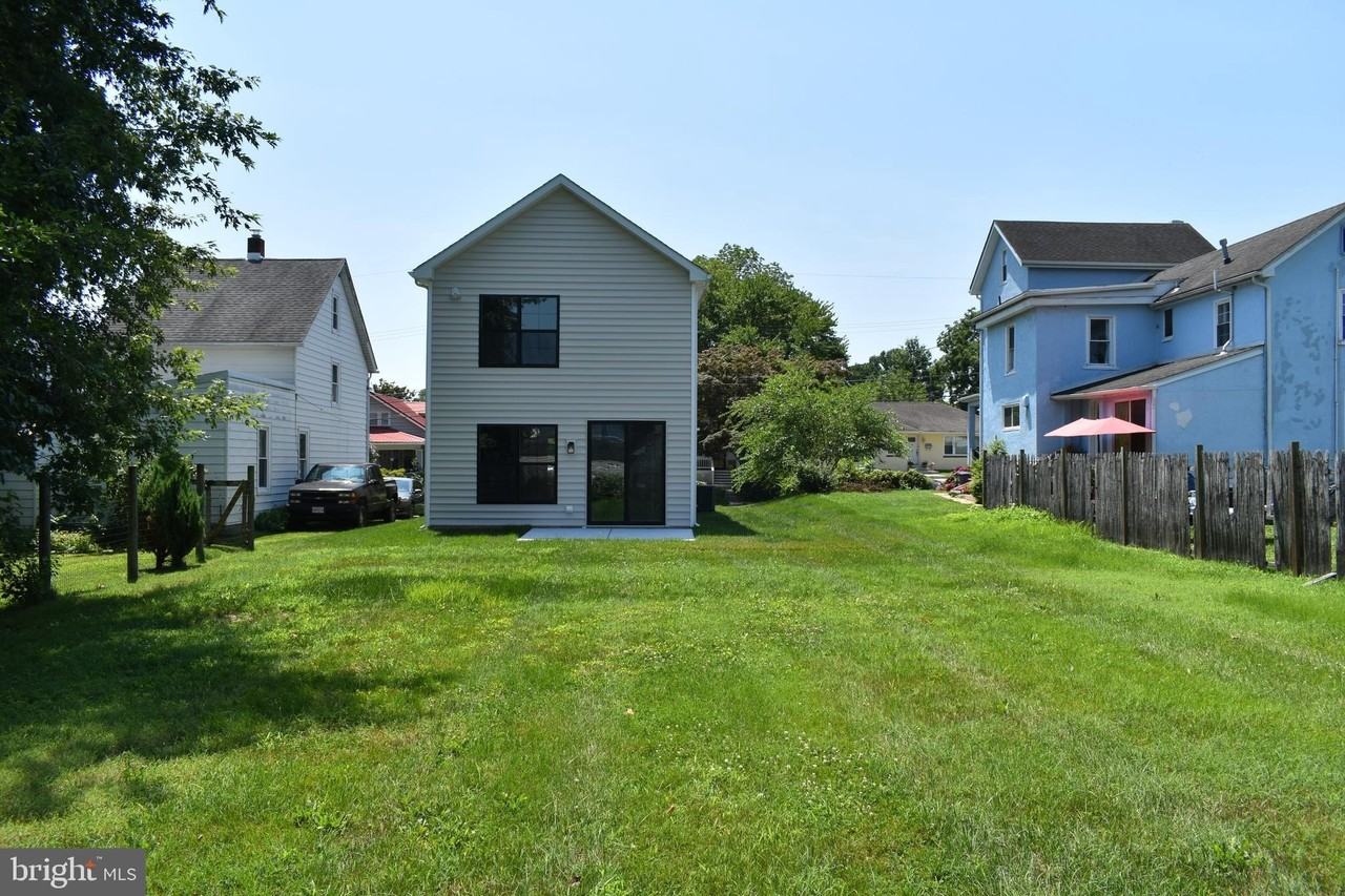 843 Ontario St - Photo 2 of 33