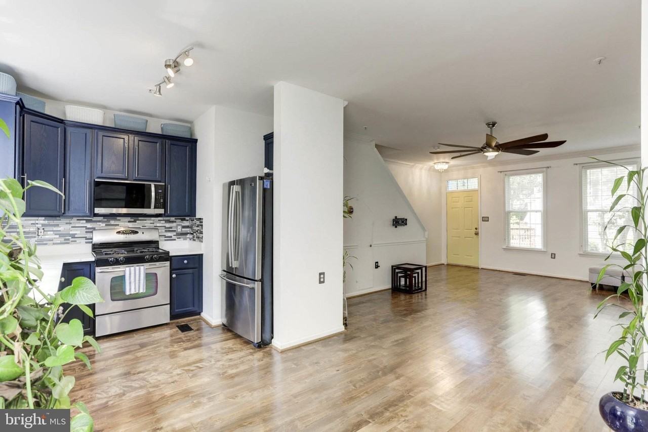 9197 Carriage House Ln #44 - Photo 6 of 26