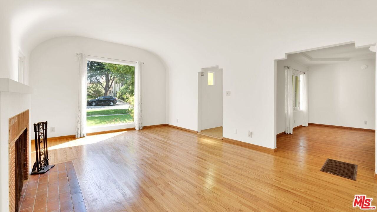 624 15th St - Photo 7 of 8