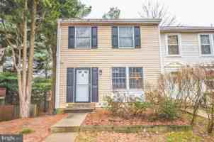 featured image of 27 Cross Country Ct