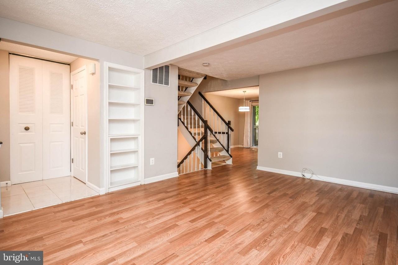 27 Cross Country Ct - Photo 5 of 44