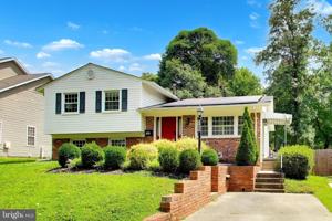 featured image of 11907 Hunters Ln