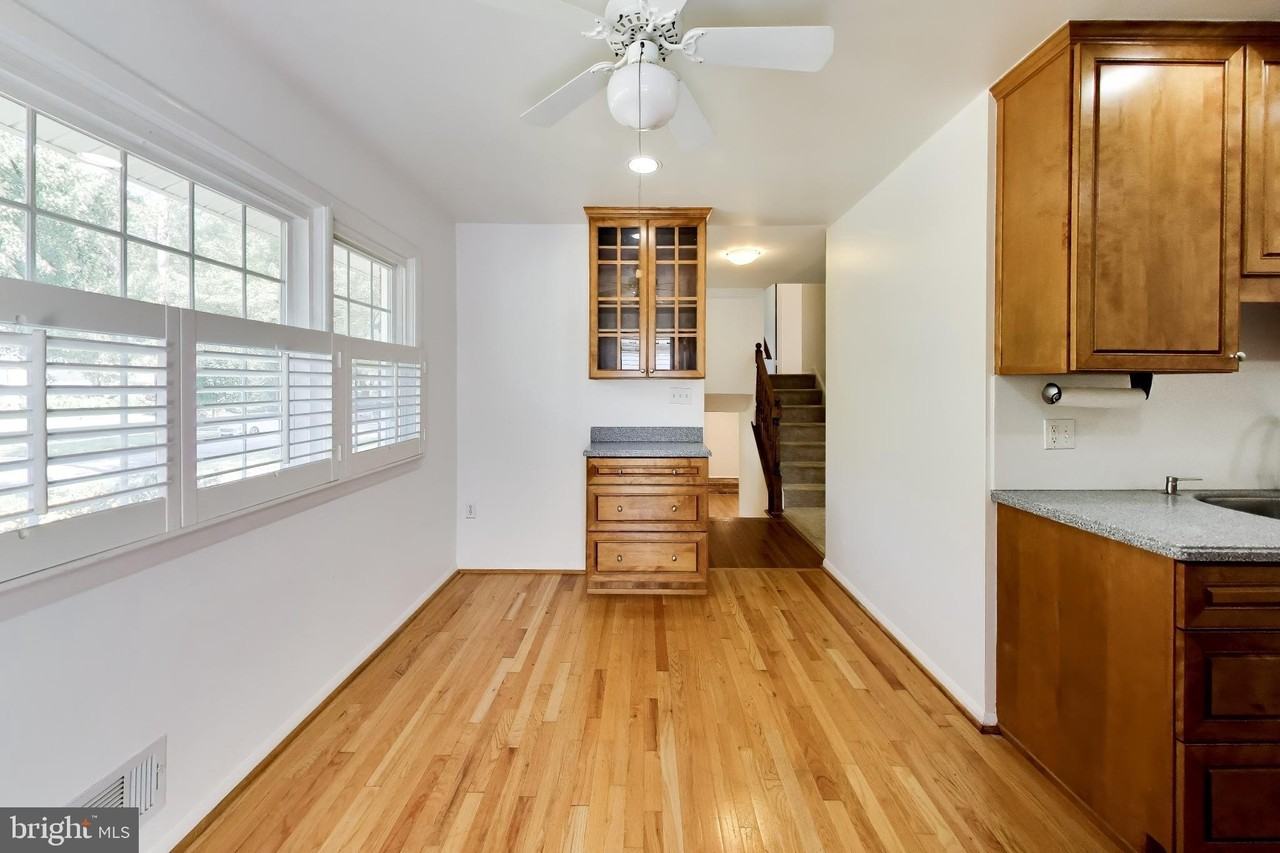 11907 Hunters Ln - Photo 6 of 44