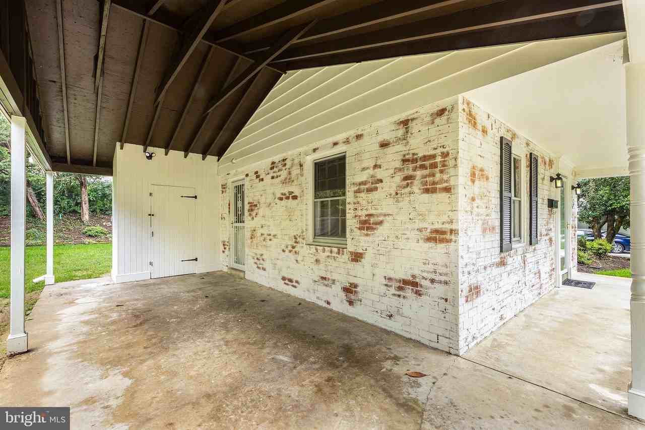 615 Smallwood Rd - Photo 4 of 44