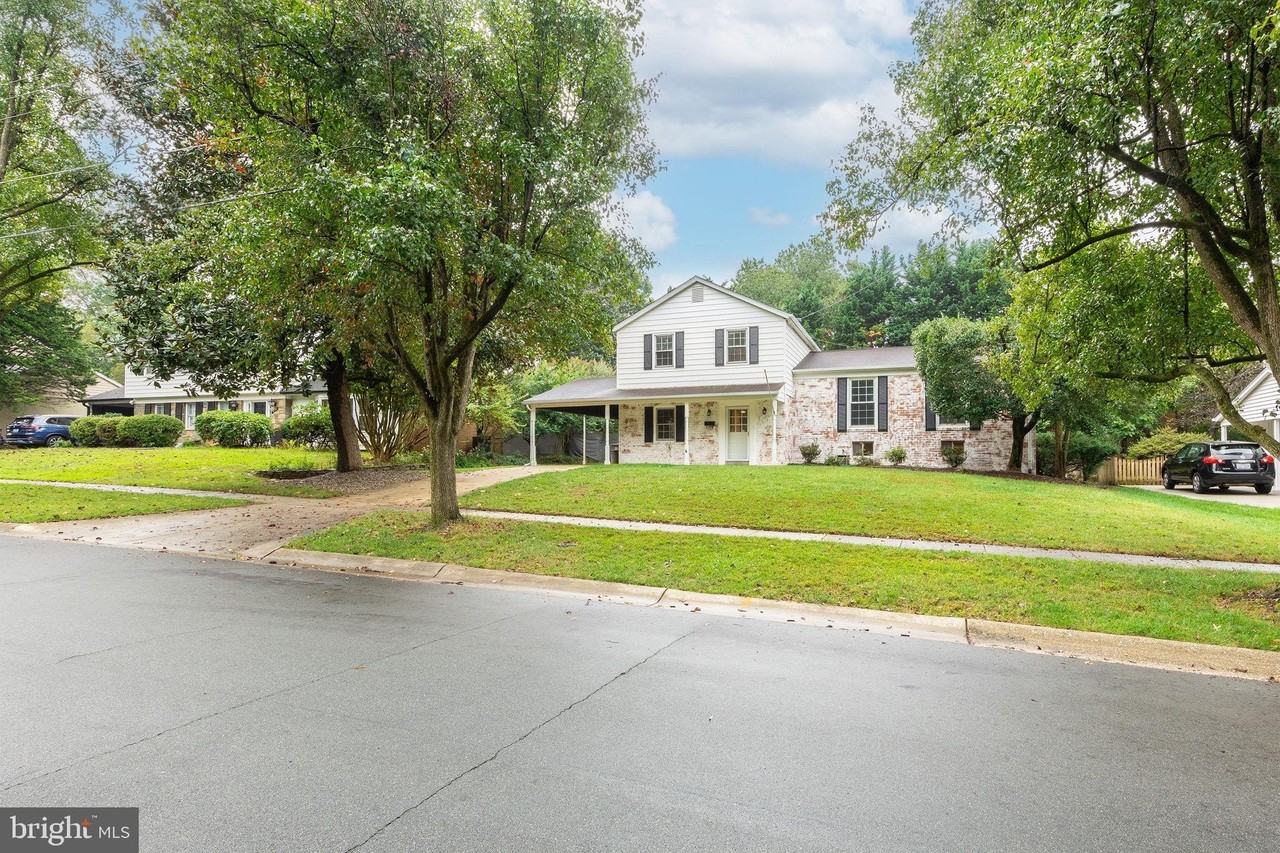 615 Smallwood Rd - Photo 5 of 44