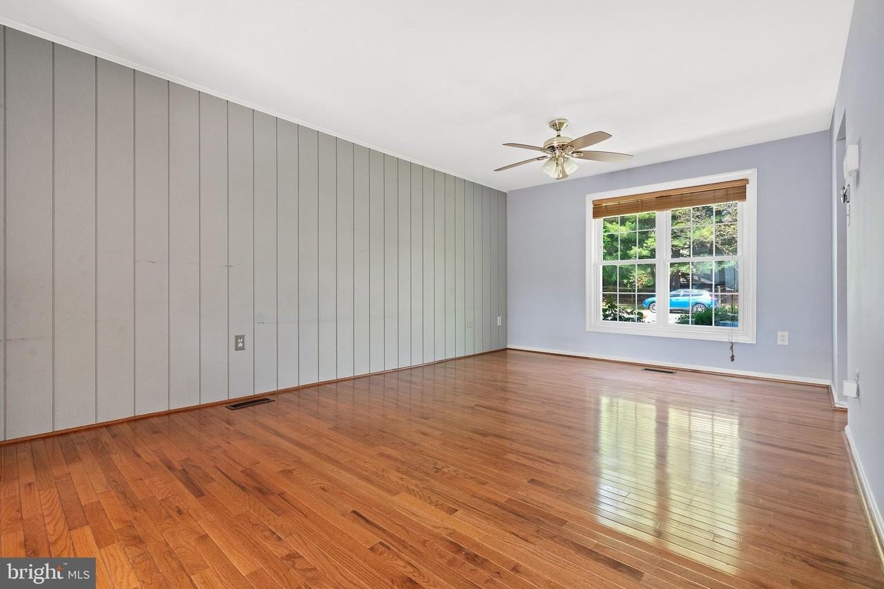 13604 Wisteria Dr - Photo 4 of 35