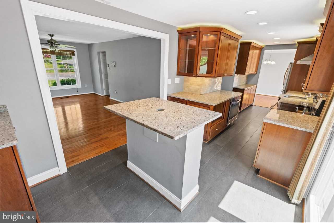 13604 Wisteria Dr - Photo 5 of 35