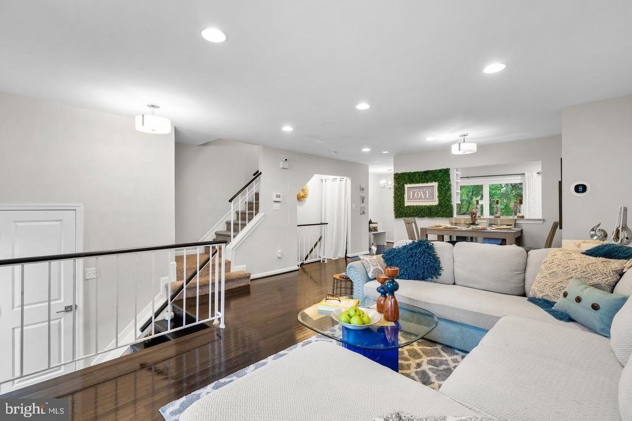 18005 Sunset Lake Ct - Photo 3 of 47