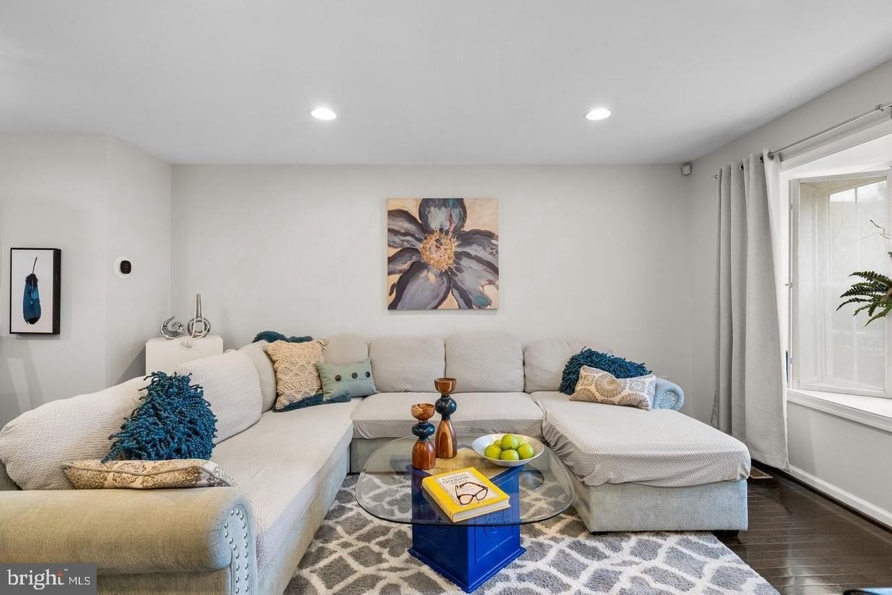 18005 Sunset Lake Ct - Photo 5 of 47