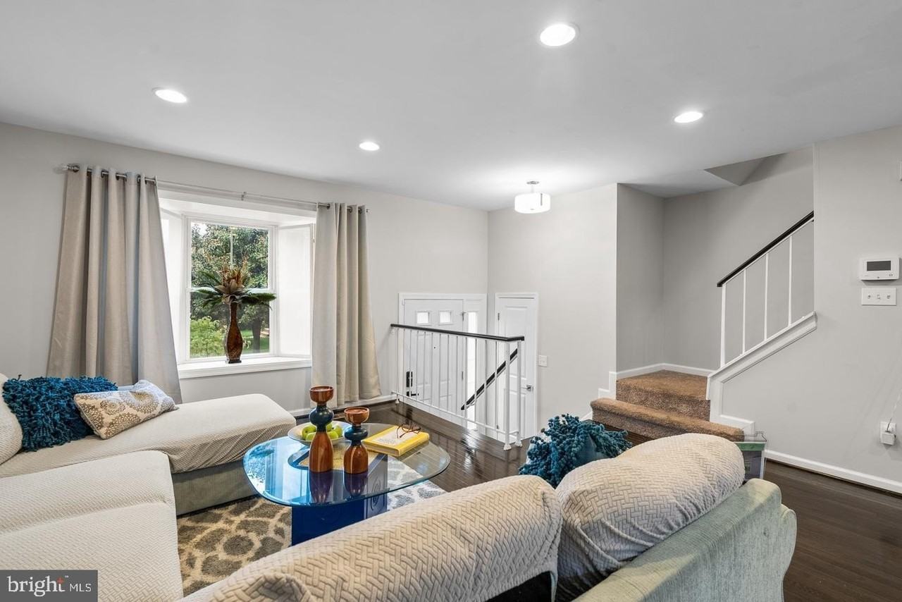 18005 Sunset Lake Ct - Photo 6 of 47