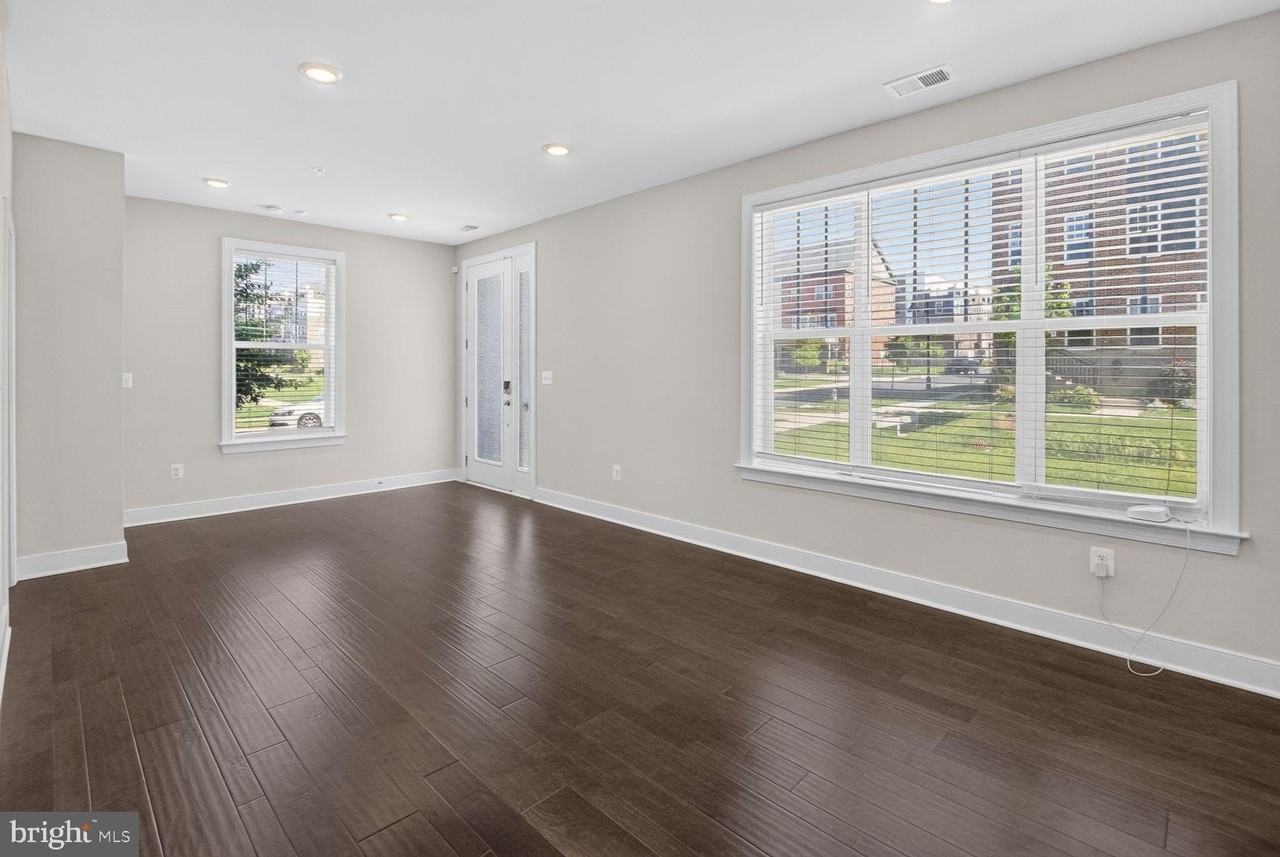 404 Sagan Pl - Photo 3 of 26