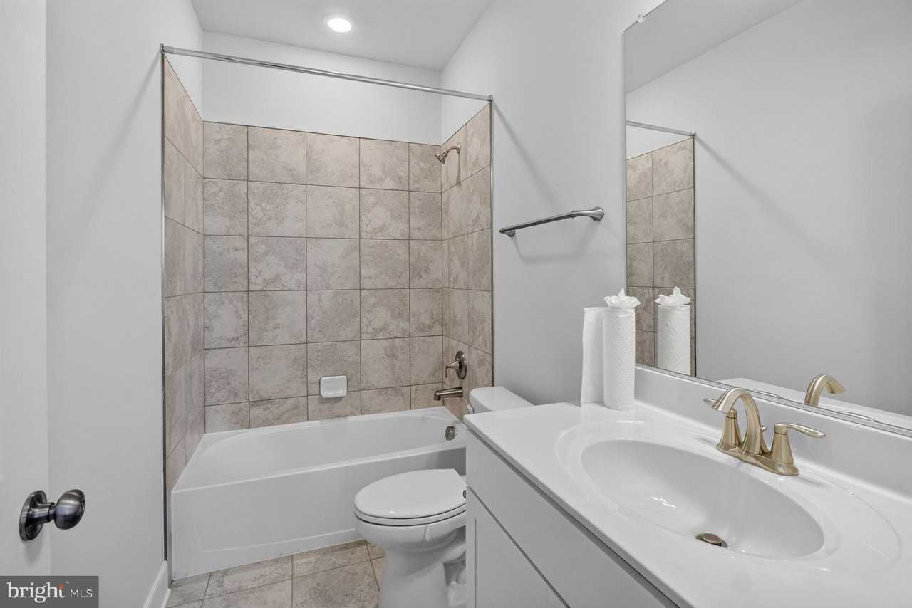 404 Sagan Pl - Photo 4 of 26