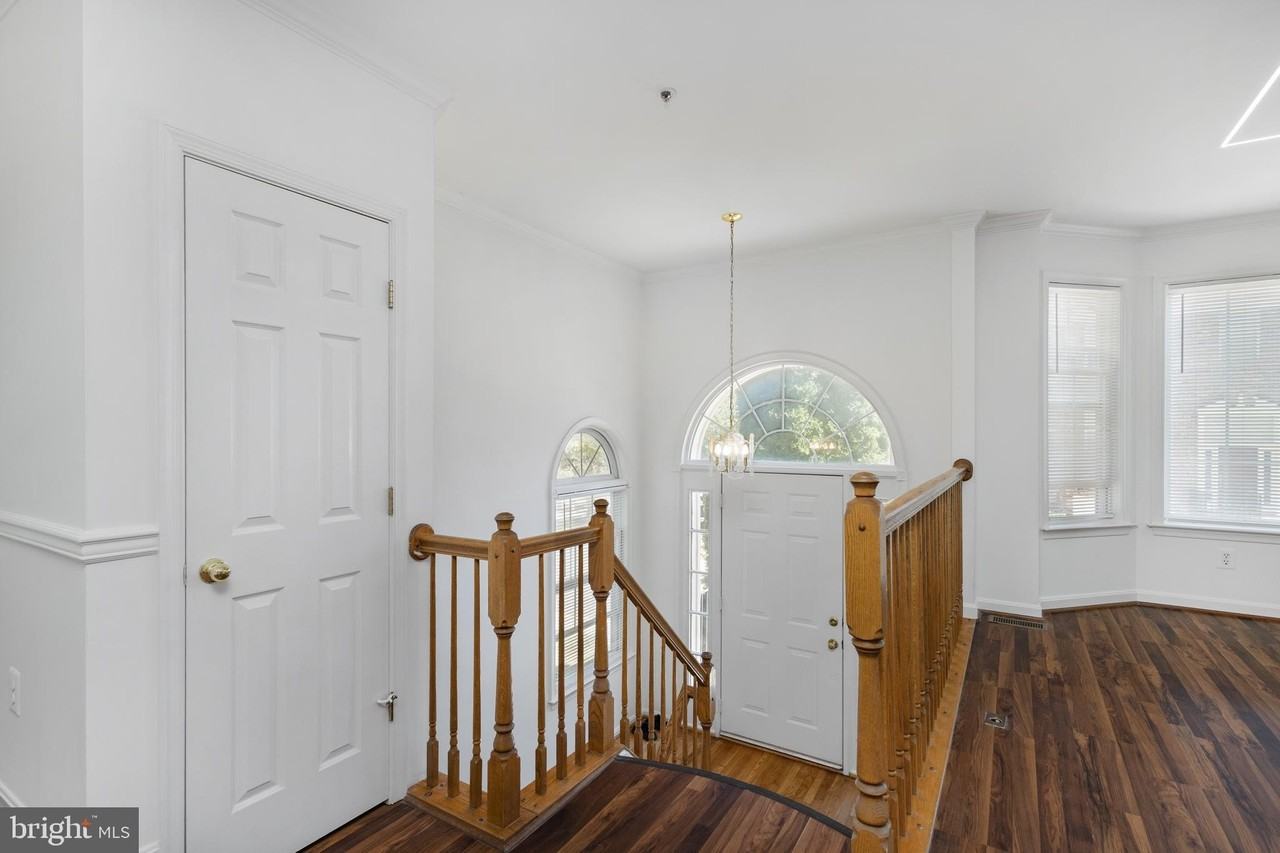 18506 Carriage Walk Cir - Photo 3 of 50
