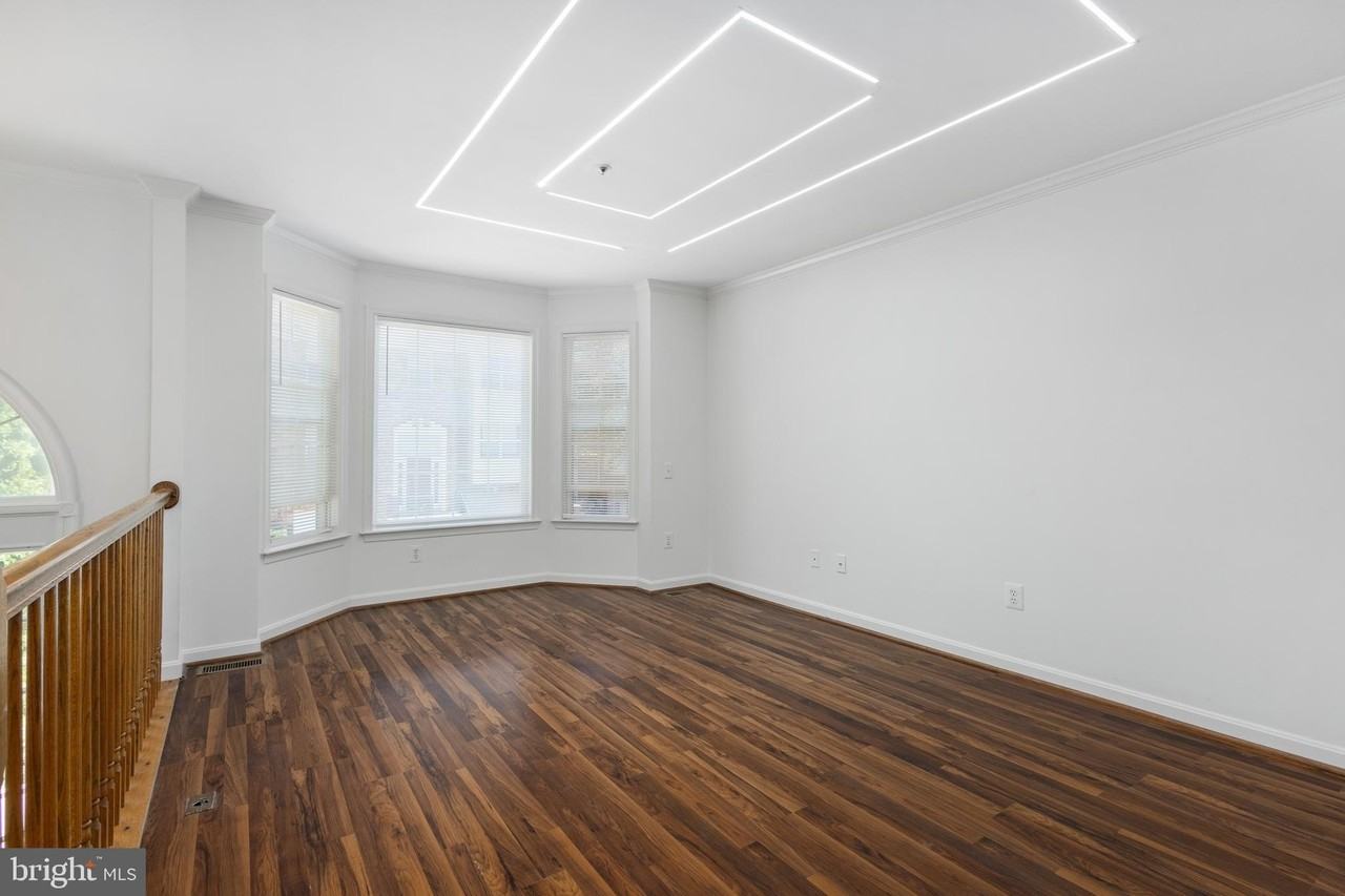 18506 Carriage Walk Cir - Photo 6 of 50