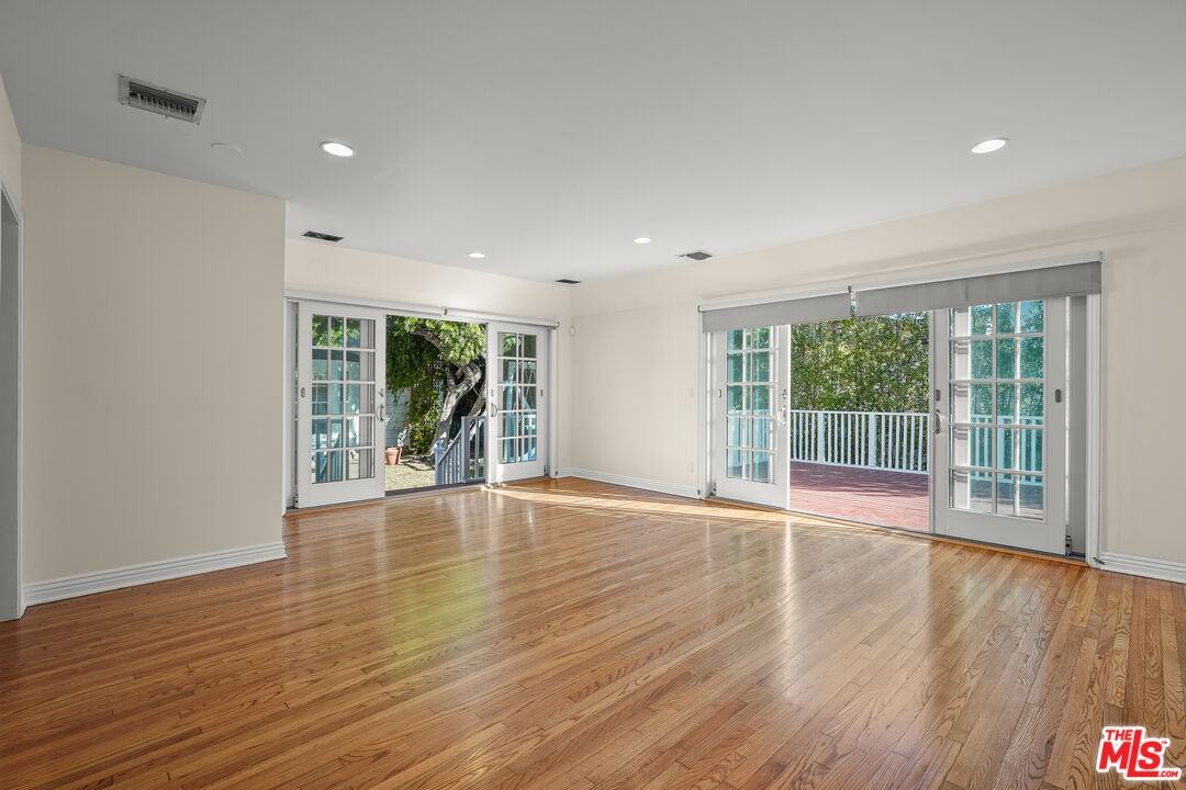 266 Denslow Ave - Photo 5 of 5