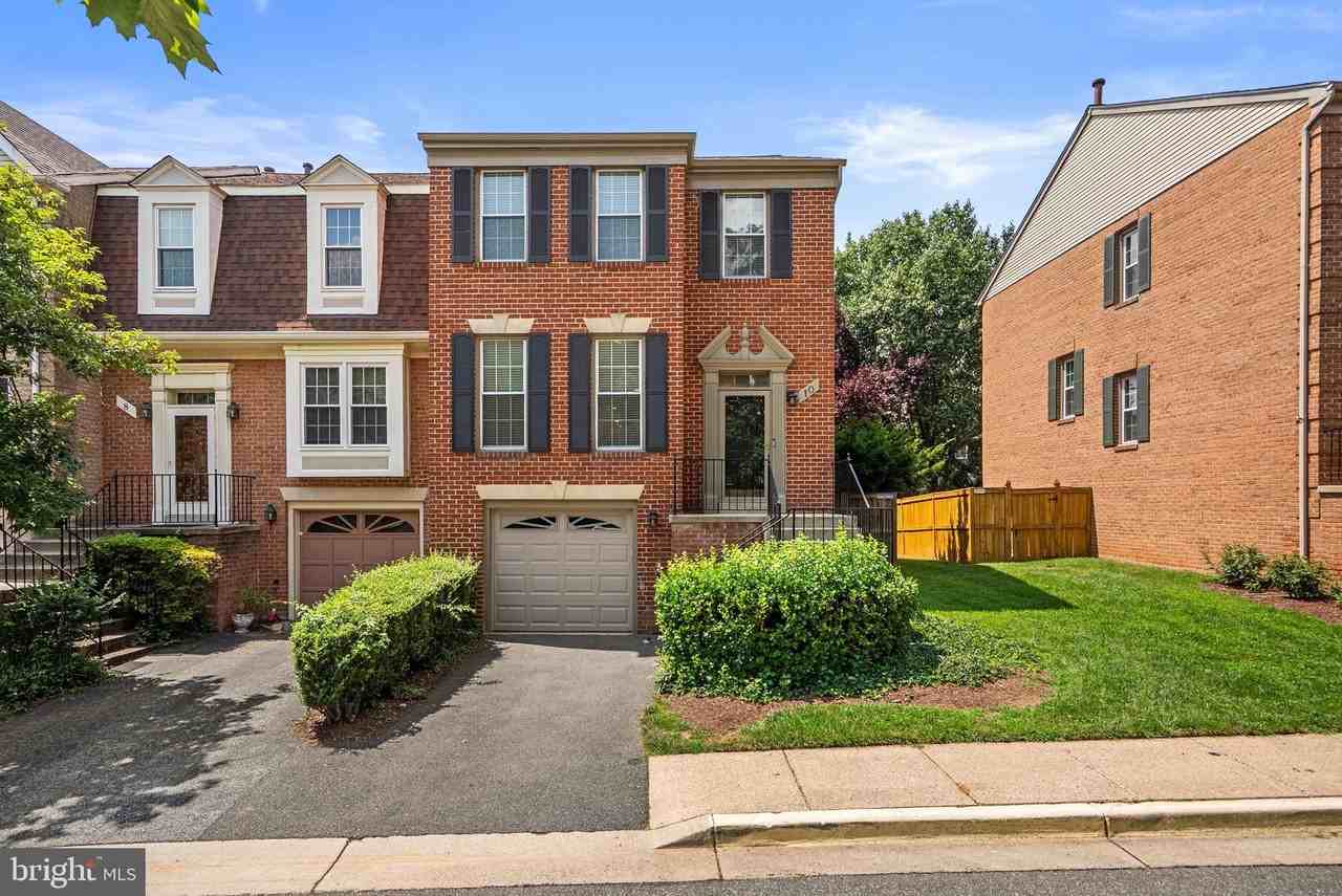 10 Loganwood Ct