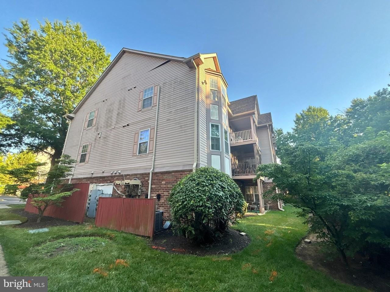 9704 Lake Pointe Ct #203 - Photo 3 of 3