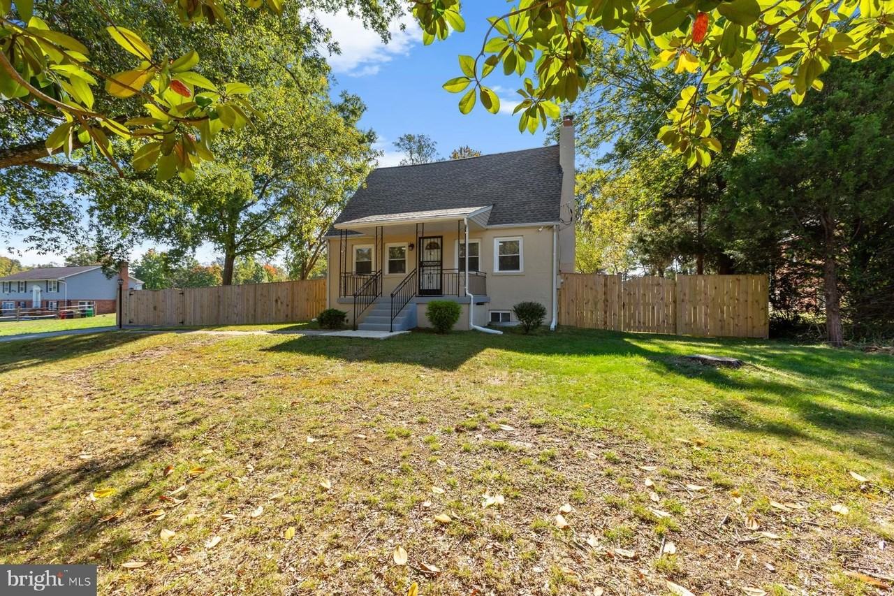6903 Friendship Rd - Photo 2 of 49