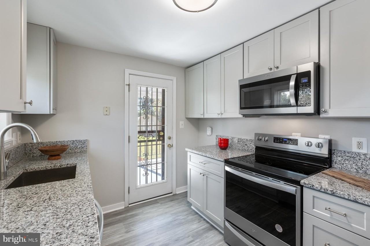 6903 Friendship Rd - Photo 3 of 49