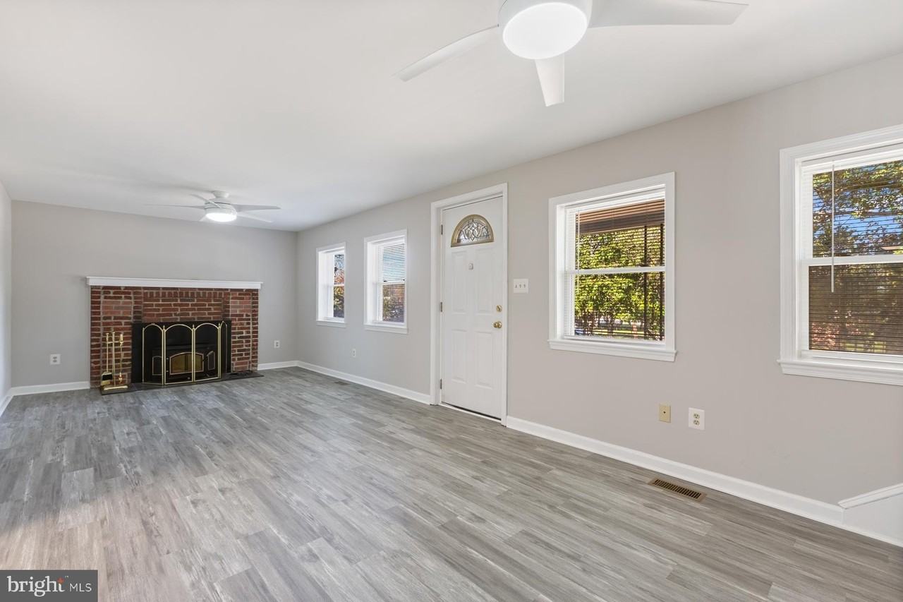 6903 Friendship Rd - Photo 5 of 49