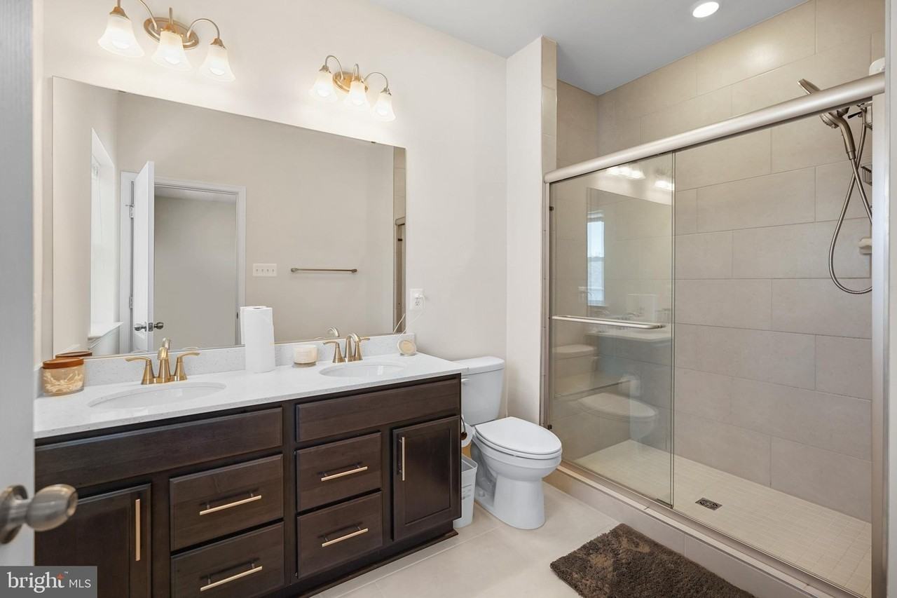16418 Caribbean Way - Photo 6 of 40