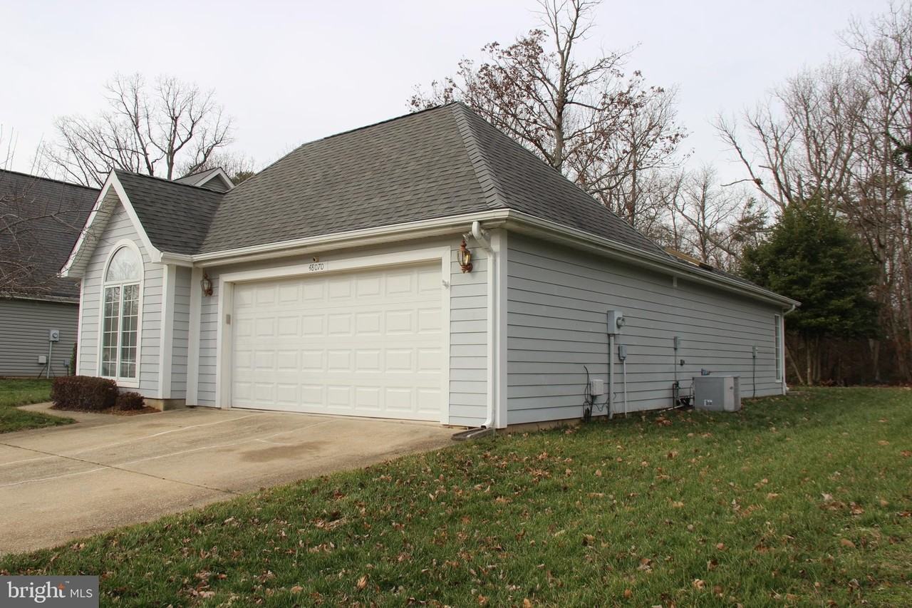 48070 Mayflower Dr - Photo 4 of 29