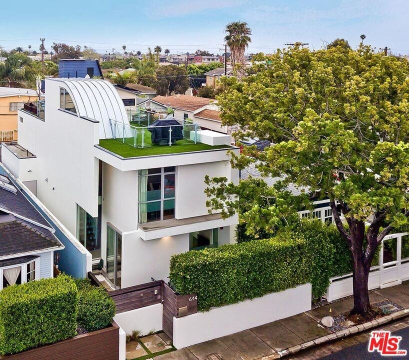 644 Navy St - Photo 7 of 8