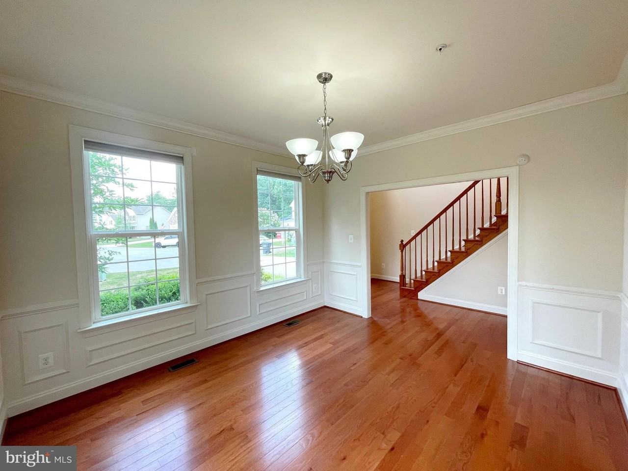46895 Whittemoore Ct - Photo 4 of 37