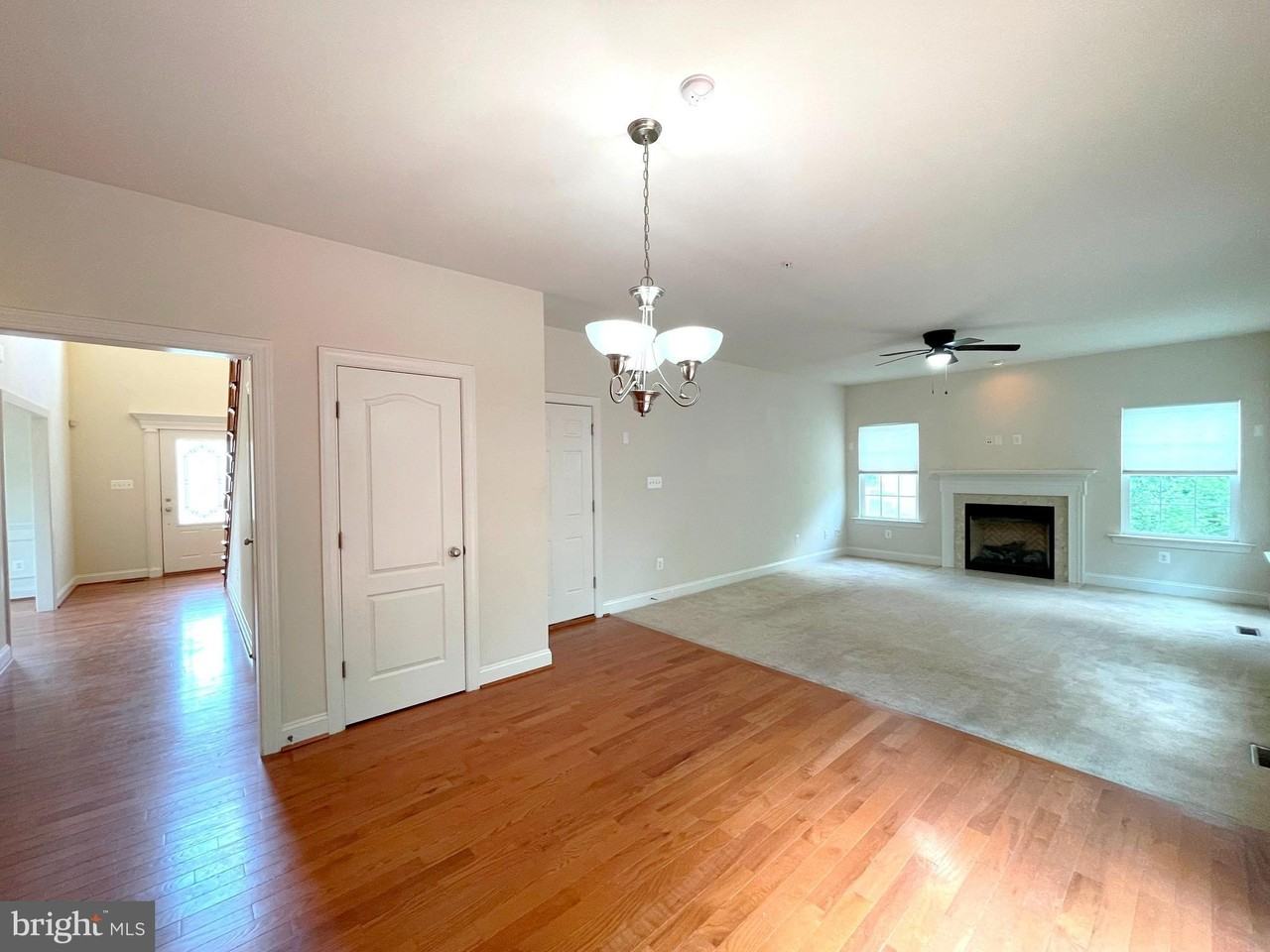 46895 Whittemoore Ct - Photo 5 of 37