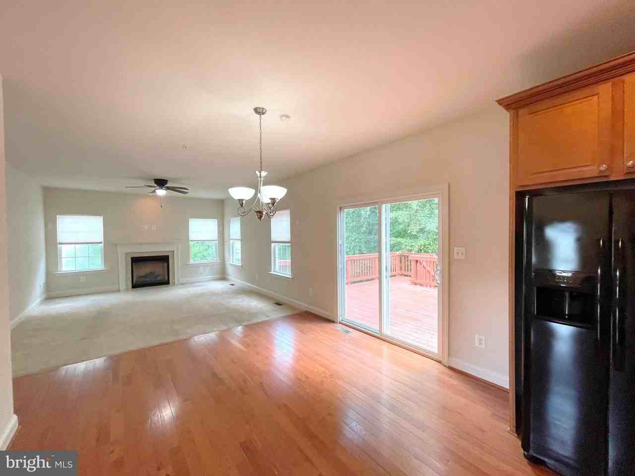46895 Whittemoore Ct - Photo 6 of 37