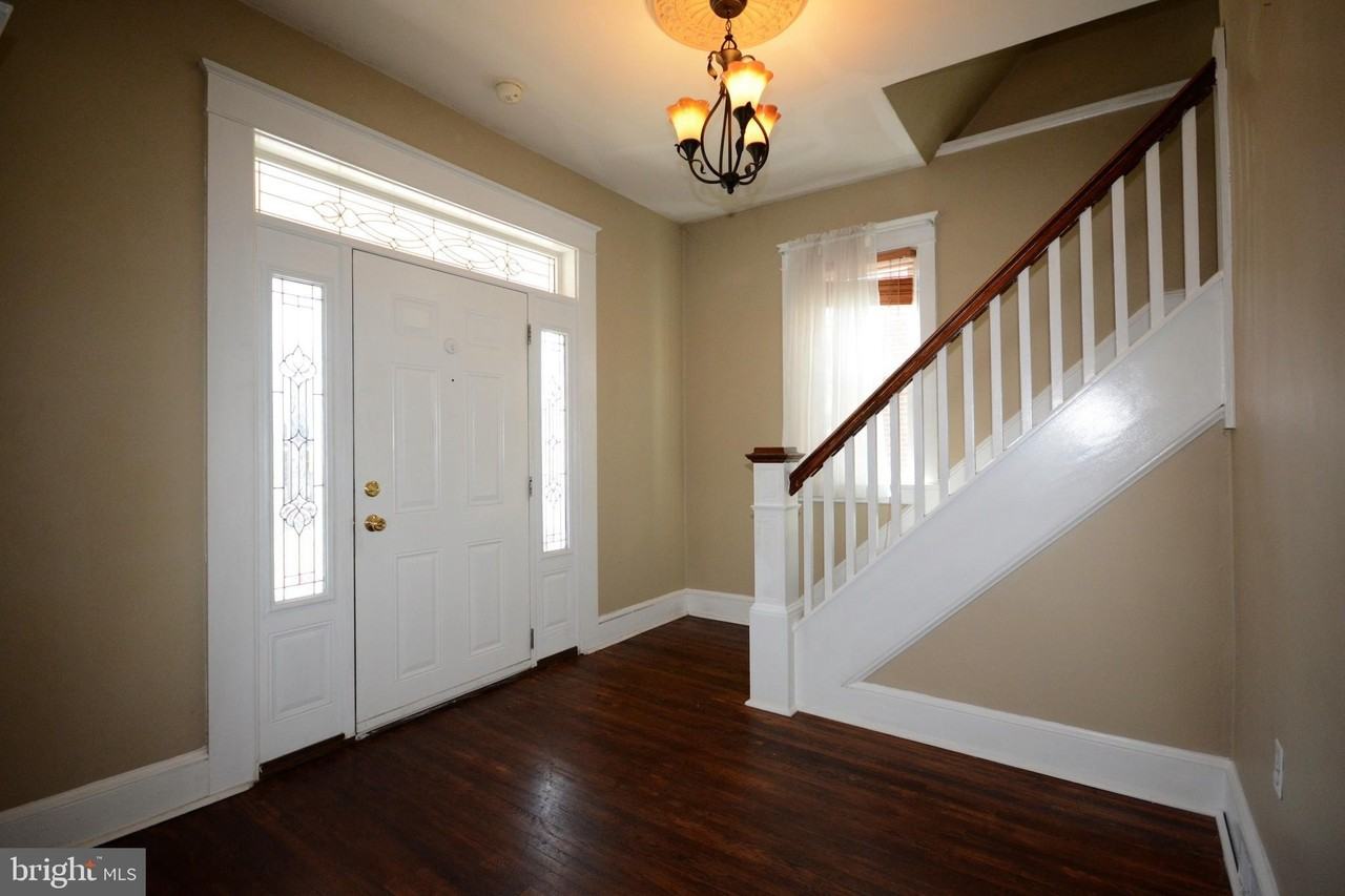 623 Guilford Ave - Photo 2 of 30