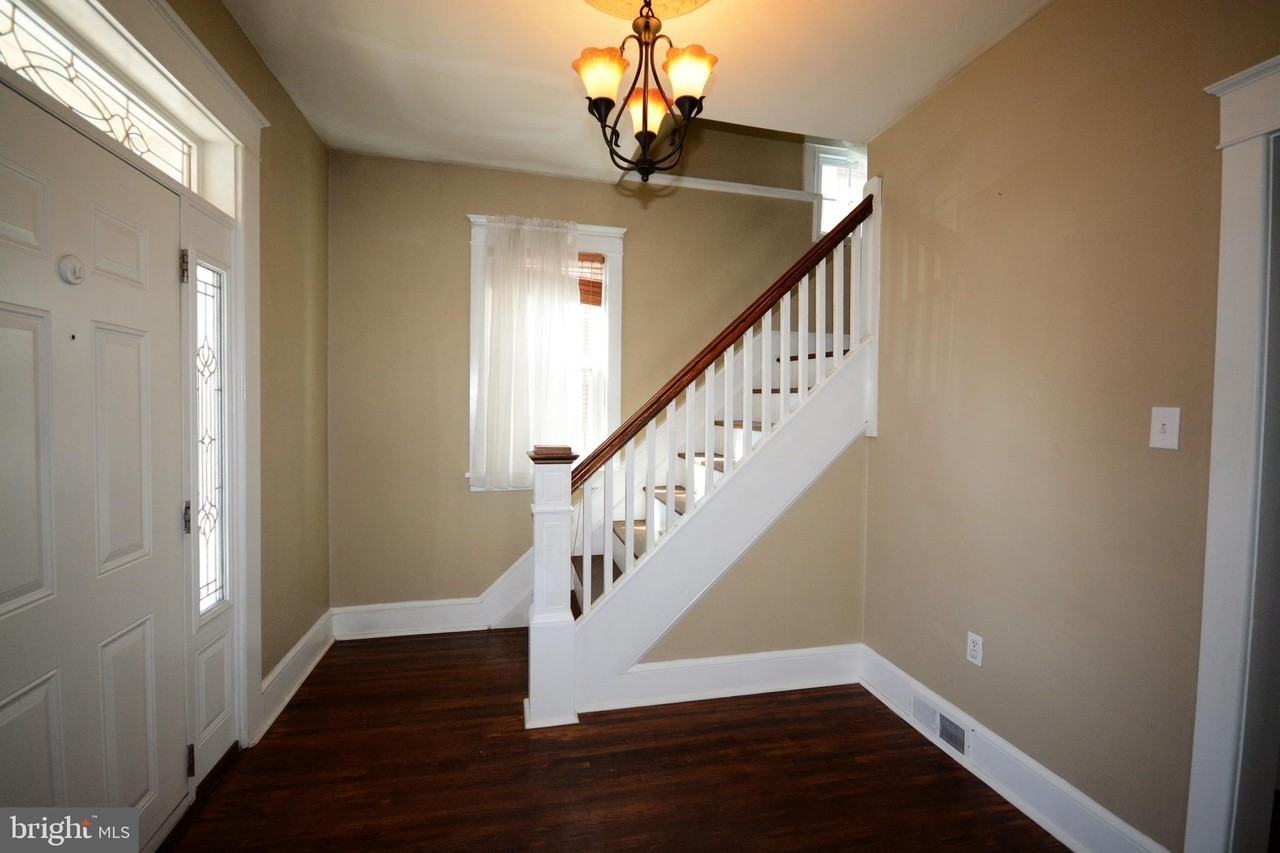623 Guilford Ave - Photo 3 of 30
