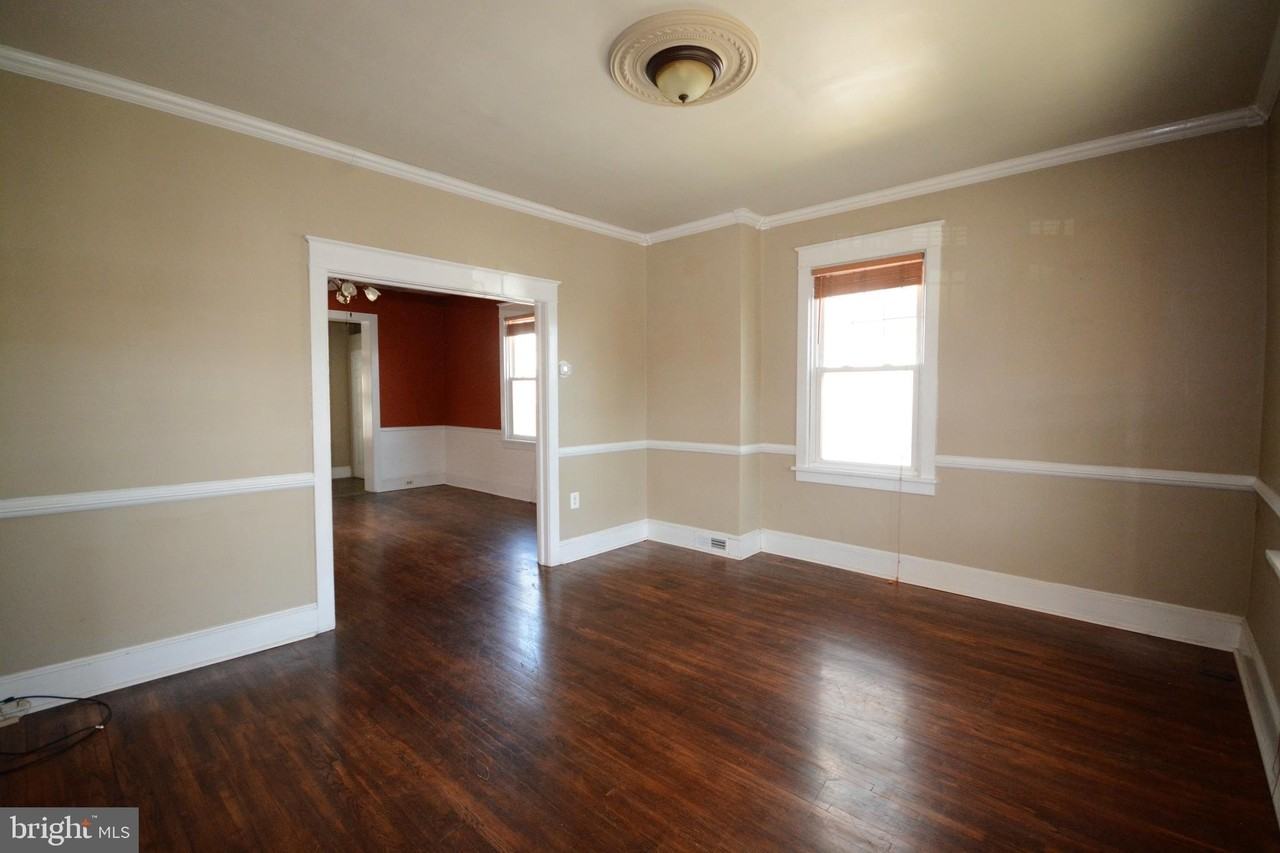 623 Guilford Ave - Photo 5 of 30