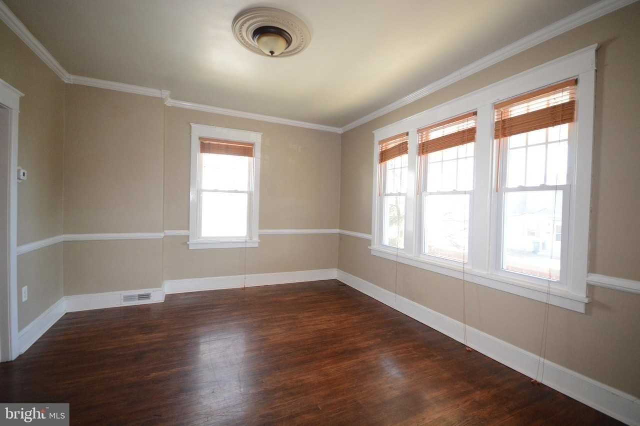 623 Guilford Ave - Photo 6 of 30