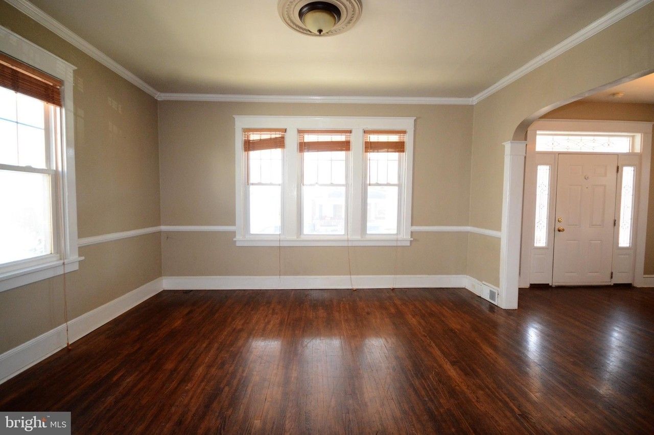 623 Guilford Ave - Photo 7 of 30