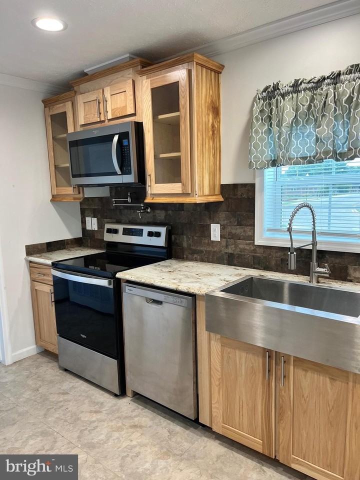 1356 Connecticut Ave - Photo 2 of 22
