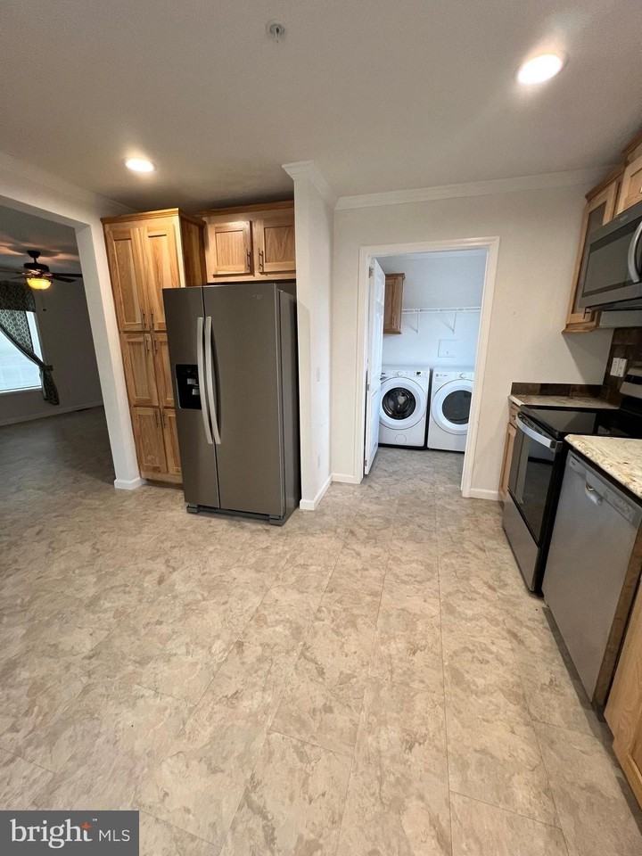 1356 Connecticut Ave - Photo 4 of 22
