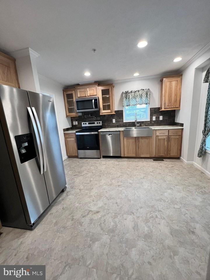 1356 Connecticut Ave - Photo 5 of 22