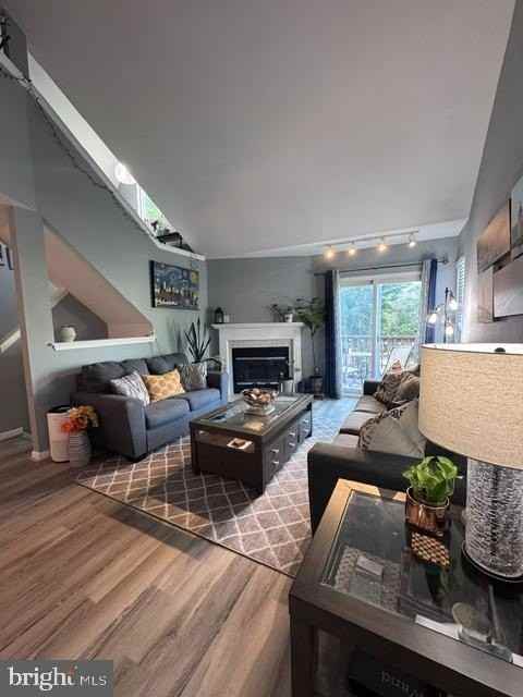 147 Woodlake Dr - Photo 3 of 14