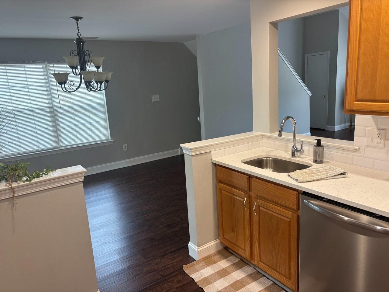 1002 Squirrel Rd - Photo 4 of 26