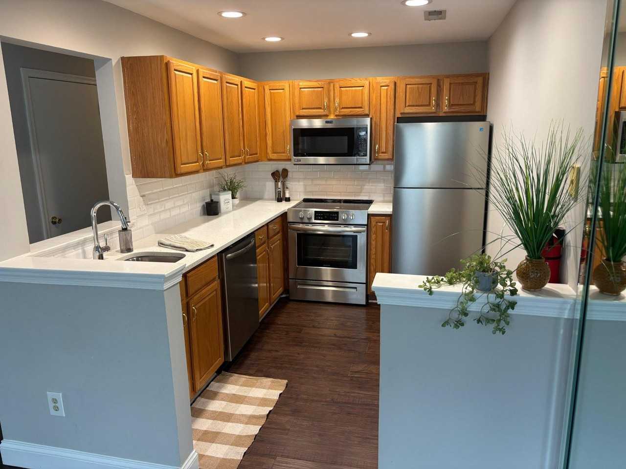 1002 Squirrel Rd - Photo 5 of 26