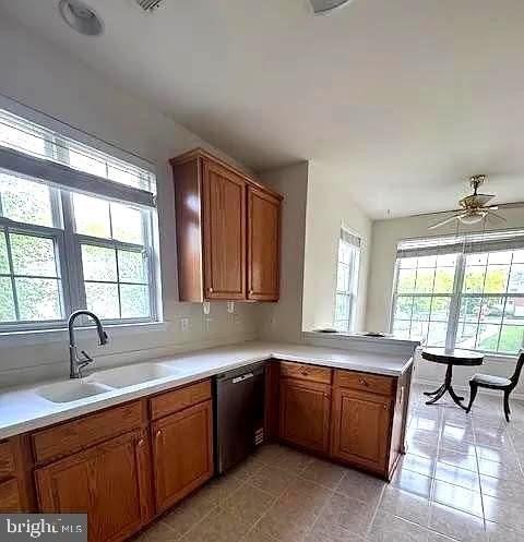 1 Cardiff Ct - Photo 6 of 38