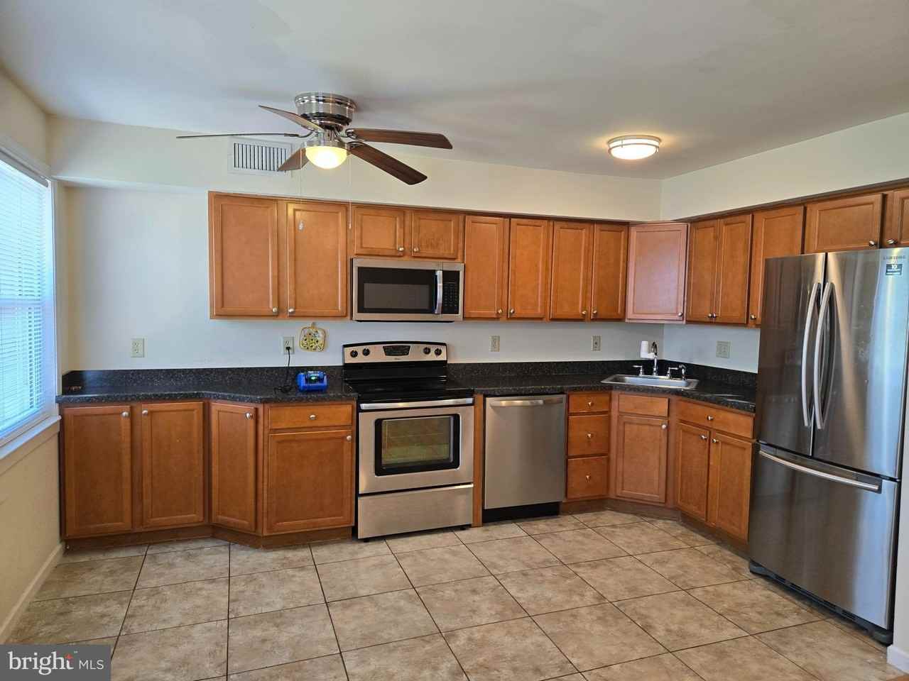 258 Violet Ct - Photo 4 of 19