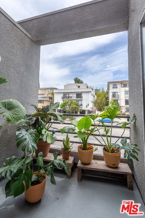 1617 S Beverly Glen Blvd #102