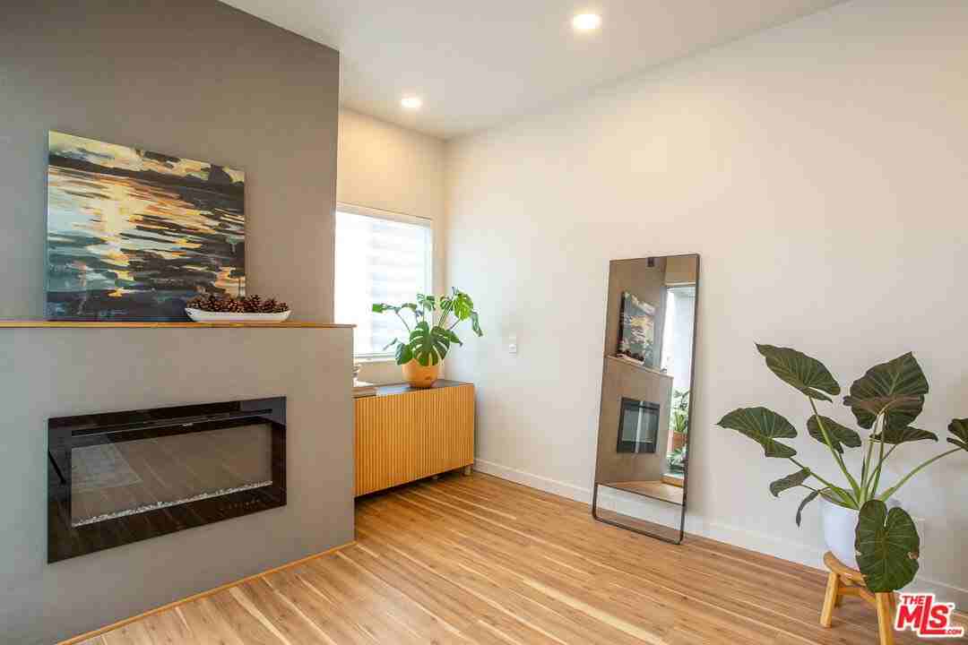 1617 S Beverly Glen Blvd #102 - Photo 7 of 8