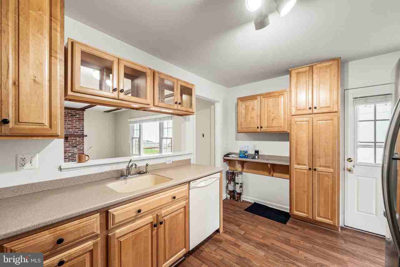 717 S Wayne St - Photo 7 of 22