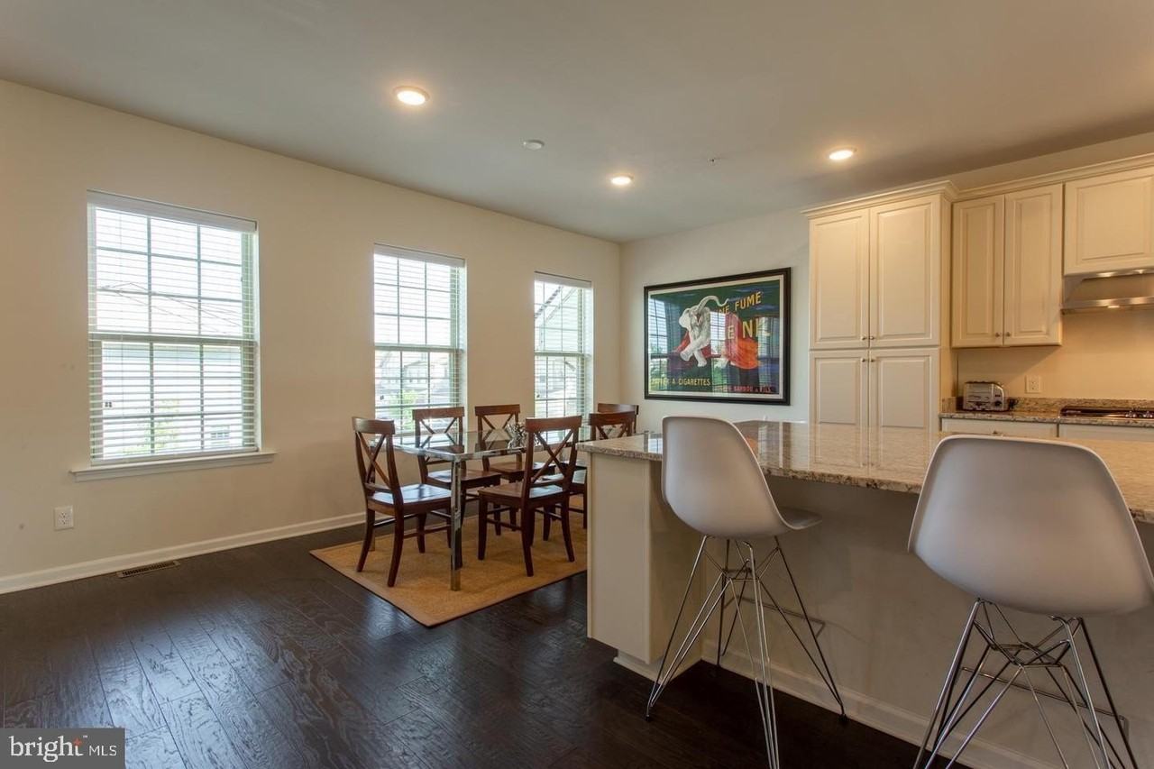 121 Locks Farm Ln - Photo 4 of 27