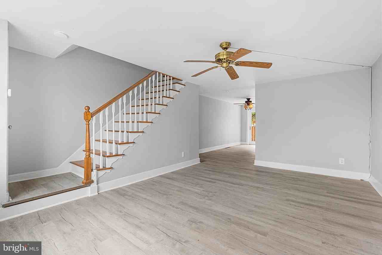 424 S Church St - Photo 3 of 35