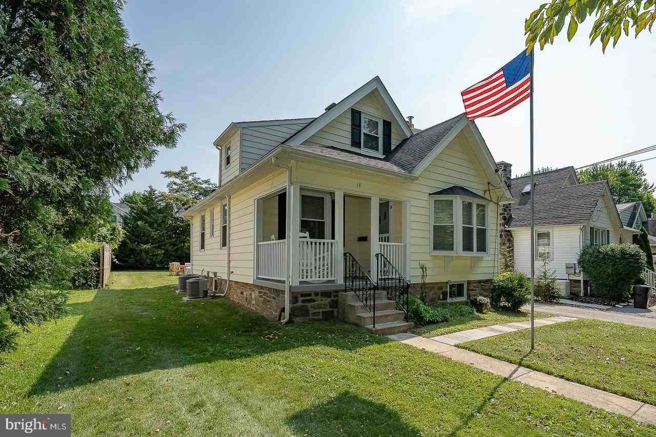 18 Clover Ln - Photo 3 of 39