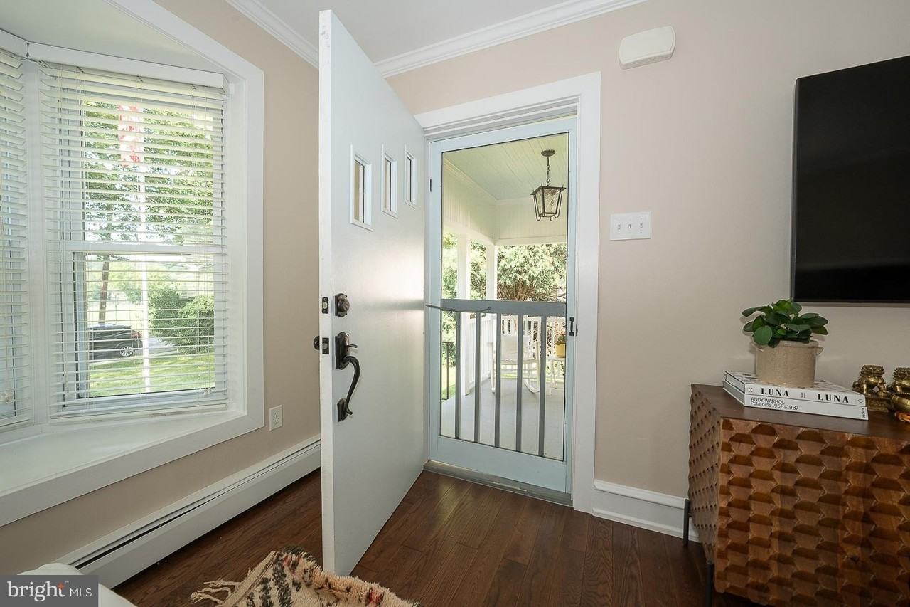 18 Clover Ln - Photo 6 of 39